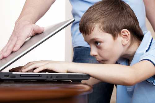 Ребенок зависает в онлайн играх